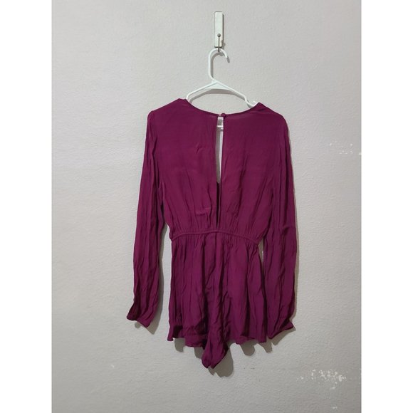 Finders Keepers Long Sleeve V Neck Romper Size ? Purple - Picture 2 of 6